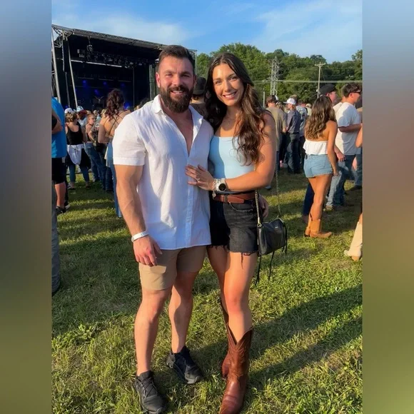 HI! I’m Haley🥰 - Picture 4 of 5